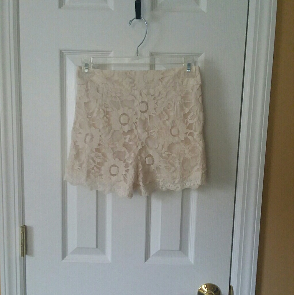 Max and Riley Cream Color Lace Shorts Size XS - Picture 2 of 3